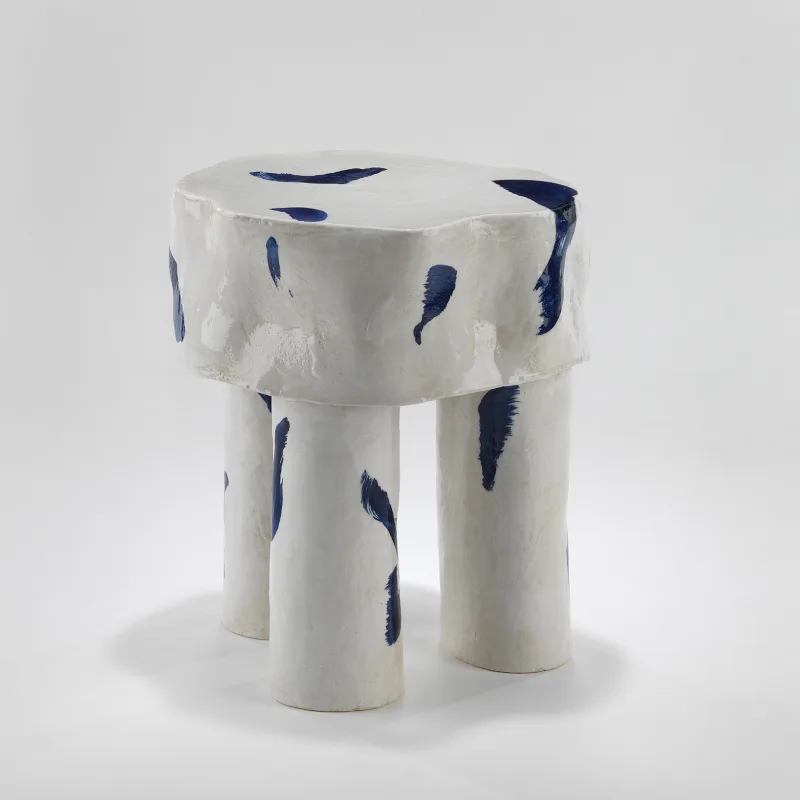 <a href="https://www.galeriegosserez.com/artistes/salomon-celine.html">Céline Salomon</a> - Owen - Tabouret Blanc & Bleu